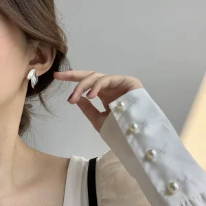 Korean Minimalist Fashionable Earrings for Women Unique High-end Stud Earrings with Serene Style
