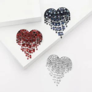 Korean style High End Fashionable Tassel Heart Shaped Diamond Alloy Brooch Elegant Clothing Accessory Corsage Pin