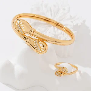 Latest Design Simple and Fashionable 2 in 1 Jewelry Ring with Bracelet Plated with Gold and Zirconia Inlaid Jewelry Set