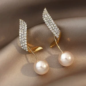 Light Luxury High End Fashion Dangle Earrings Elegant Pearl Niche Design New Trendy Internet Celebrity Hot Selling Alloy Evening