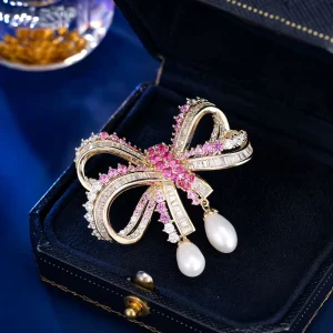 Light Luxury Women’s Brooch Natural Freshwater Pearl Pendant for Wedding Suit Cardigan Fashion Accessory Gift Idea