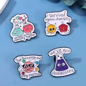 Low MOQ New Fashion Creative Letter Chemical Element Enamel Pin Personality Women Brooch Metal Badge for Clothes Hats Bags
