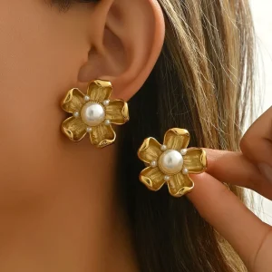 Luxurious Alloy Earrings Are Perfect for Women’s Anniversary Occasions. High quality Gold plated Pearl Niches