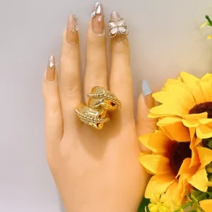 Luxurious Exaggerated Hollow Large Ring Alloy Ring Gold Plated Smooth Fashion Ring