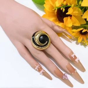 Luxurious Exaggerated Hollow Large Ring Alloy Ring Gold Plated Smooth Fashion Ring