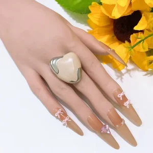 Luxurious Exaggerated Hollow Large Ring Alloy Ring Gold Plated Smooth Fashion Ring