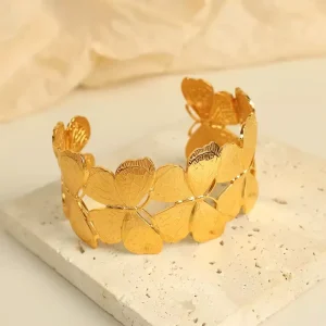 Luxury Butterfly Open Bangle Gold Tone Engraved Bangle for Women Wedding Gift Jewelry