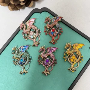 Luxury Charms Hollow Dragon Brooch for Women Elegant Rhinestone Pin Clothing Corsages Charming Jewelry Vintage Party Accessory