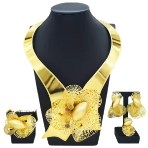 Luxury Dubai style Large Floral Gold plated Jewelry Set African Fashion Necklace Set Suitable for a Ball MY18835