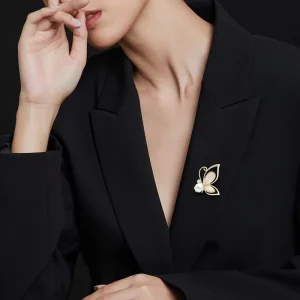 Luxury Eco-friendly Fashion Brooch Pearl Zircon Butterfly Classic Accessory Elegant Pin Jewelry Women Wedding