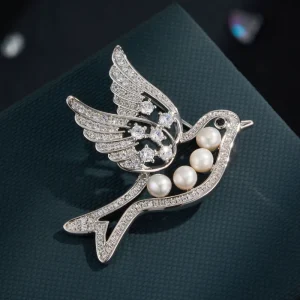 Luxury Fashion Jewelry Silver Plated Brass Alloy Freshwater Pearl Cubic Zirconia Flying Bird Brooch