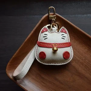 Luxury Handmade Lucky Cat PU Leather Keychain Bag Accessory for Fashionable Handbag Tote Duffle Bag