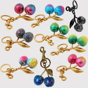 Luxury Keychains Charms Designer Cherry Fruit Car Key Chain Bag Hanging Accessories Carabiner Keyring High Quality