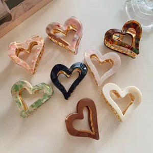 Luxury Korean Style Heart Shaped Hair Claw Clip Solid Color Sweet Hair Accessories Girls Smooth Metal Resin Love Hair Decoration