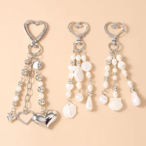 Luxury Pearl Shell Bag Charm Metal Heart Keychain for Women Vintage Silver Beaded Handbag Charm Cute Backpack Pendant