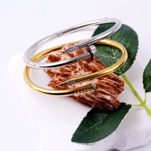 Luxury Titanium Steel Nail Bangle Bracelet with Rhinestone Ends for Couples Fashion Classic Cuff Jewelry Fashion Bracelets