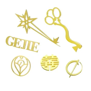 Manufacturer Customized Logo Metal Fashion Jewelry Name Tag Lapel Pin Safety Pin Stainless Steel Gold Letter Coat Brooch Badge