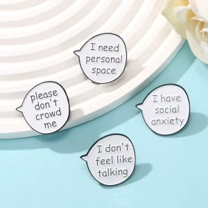 Manufacturer Zinc Alloy Fashion Custom Gold Letter Custom Suit Lapel Badges Brooches Pins Custom Shape Die Struck