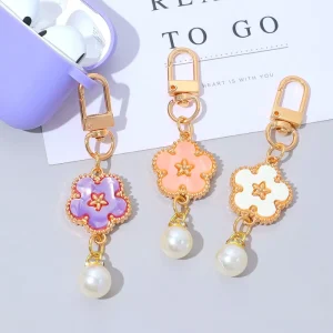 Metal Enamel Flower Keychain with Diamond Pearl Pendant Floral Bag Charm for Women Girls Jewelry Gift