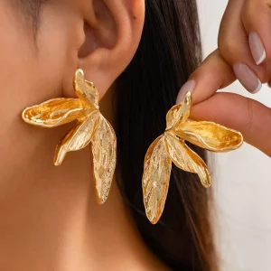 Metal Fashion Luxury Flowers and Leaves Earrings Women Retro Exaggerated Pleated Leaf Large Flower Stud Earrings