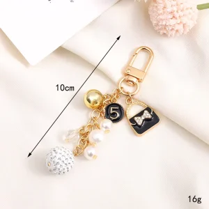 Metal Keychains Luxury Pendant Pearl Sea Shell Key Chain Women Keychain Key Ring