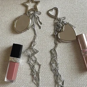 Metal Silver Lipstick shaped Mesh Bag Charm Trendy Purse Hanger Womens Style Keychain Ornament