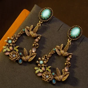 Middle Ancient Vintage Alloy Flower Hollow out Wreath Long Earrings Oil Painting All-match Court Elegant