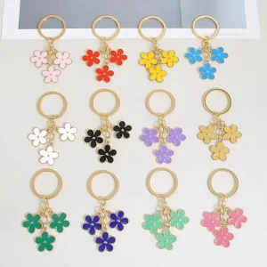 Minimalist Japanese Daisy Keychain Aesthetic Metal Charm 5 Petal Flower for AirPods & Bags UV Printed Vintage & Cartoon Style