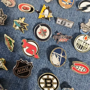 NHL Ice Hockey Team Logo Brooch Stylish Powder Coated Metal Collar Badge Lettering Pin for Clothing Fashion
