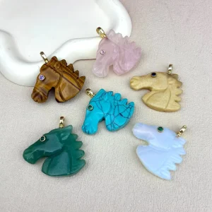Natural Crystal Carved Horse Head Pendant Popular Zodiac Horse Fashion Accessories for Necklace Making