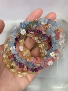 Natural Multi Stone Crystal Chip Beaded Bracelet with Ball Shape and Flower Charm Trendy Healing Gemstone Jewelry for Unisex