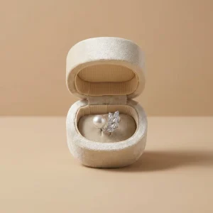 Natural Pearl Dazzling Captivating Luxurious Elegant and Retro in Style