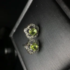 Natural Peridot Faceted Stud Earrings with Flower Design 925 Silver Micro Inlay Fashionable Princess Style Unisex