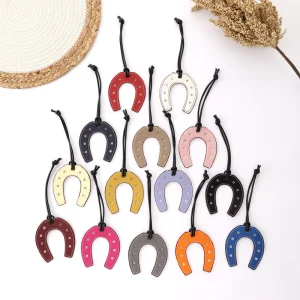 New Arrival Multi Color Double Sided U Shaped Leather Pendant Fashionable Bag Charm Keychain Personalized Accessory