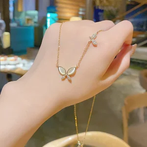 New Design Fashionable Butterfly Pendant Stainless Steel Gold Plated Girls Accessories