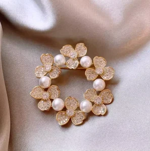 New Design Full Diamond Brooches Pins Peal Lapel Pin Rhinestone Round Wreath Flower Brooch Pin for Women Wedding Scarf Corsages