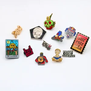 New Designs Cute Logo Badge Spidermaned Spidered Maned Series Metal Enamel Black Nickel Collar Brooch Pins