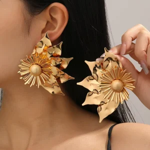 New Fashion Jewelry Punk Chunky Asymmetrical Metal Inlaid Flower Earrings Retro Elegant Fashion Drop Earrings