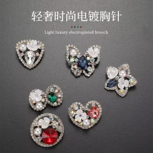 New Fashion Style Full Rhinestones Alloy Butterfly Broches Pins Brooches Women Dress Jewelry Accessories