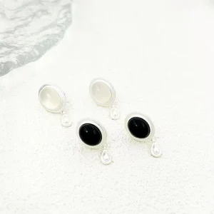 New Personalized High end Fashionable and Trendy Minimalist Geometric Oval Earrings and Earrings