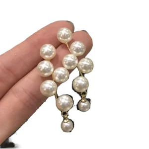 New Romantic and Elegant Pearl Tassel Pendant Imitation Pearl Grape shaped Earrings for Women