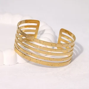 Non tarnish Minimalist Europe and The United States Stainless Steel Open Bracelet Personalized Niche Hammer Pattern Advanced