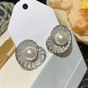 OEM Women Vintage Design Silver Plated Pearl Round Earrings High Quality Fashion Jewelry Cubic Zirconia Stud Earrings