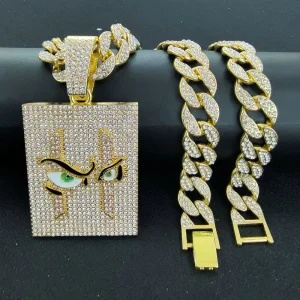 PD3158 European American Hip Hop Men’s Halloween Necklace Customizable Ghost Chucky Head Pendant Gold Rhinestone Accessories