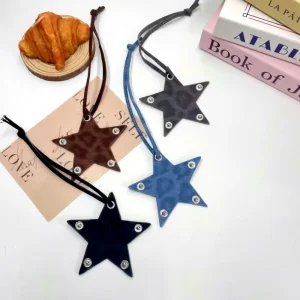 PU Star Shaped Leather Luggage Charm Five Pointed Star Keychain Fashionable Bag Accessory for Gifts