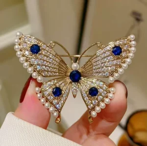 Pearl and Rhinestone French style Butterfly Pin 3D Zinc Alloy Fashionable Corsage Small Winter Fashion Accessory