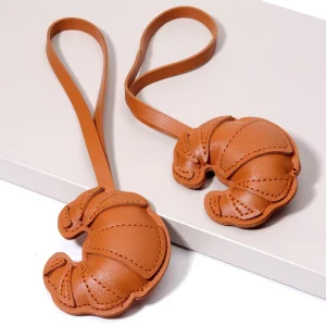 Personalized PU Horn Shaped Leather Bag Charm Keychain Pendant Ornament Accessory Trendy and Fashionable