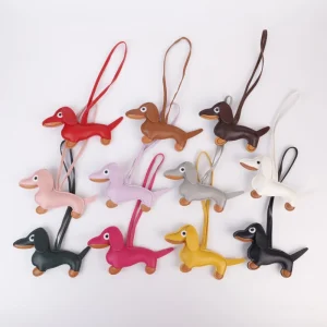 Playful Sausage Dog PU Leather Bag Charm with Stitched Detail for Women’s Casual Backpack and Luggage