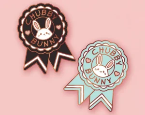 Popular Cute Chubby Bunny Award Ribbon Hard Enamel Pin 1.5″ Animal Badge Collectible Lapel Pin Kawaii Fashion Brooch