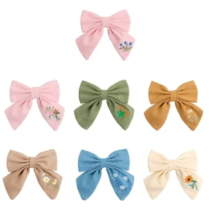 Popular Design Fabric Hair Bow Clips for Baby Girls Duckbill Hair Clips Custom Embroidery Flower Hair Bows